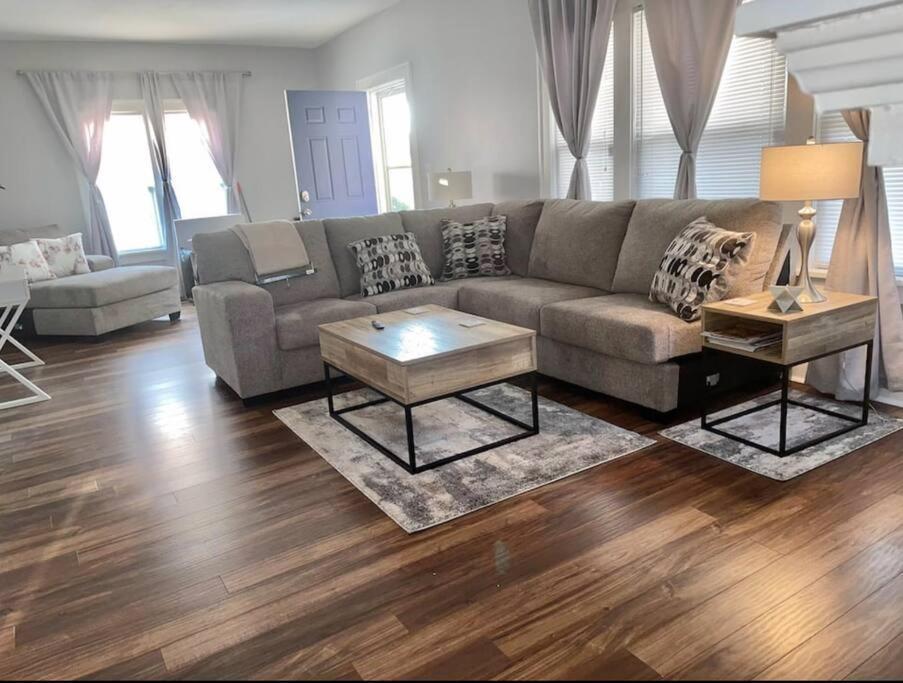 Cherry Street Luxury- Shopping-Dining-By Downtown And Hospitals Tulsa Exteriör bild